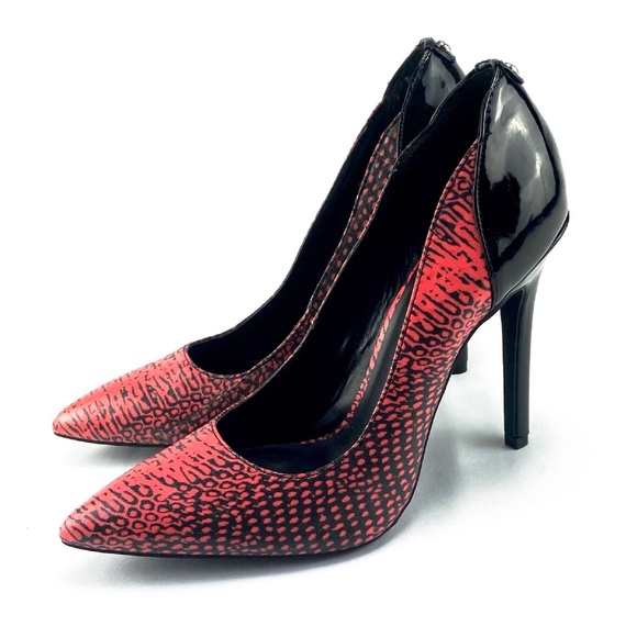 G by GUESS Carrie Black Red Snakeskin Pumps 7.5 - Picture 2 of 14